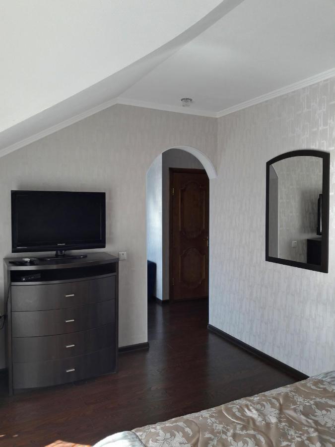 Kristall Hotel Bosteri Luaran gambar