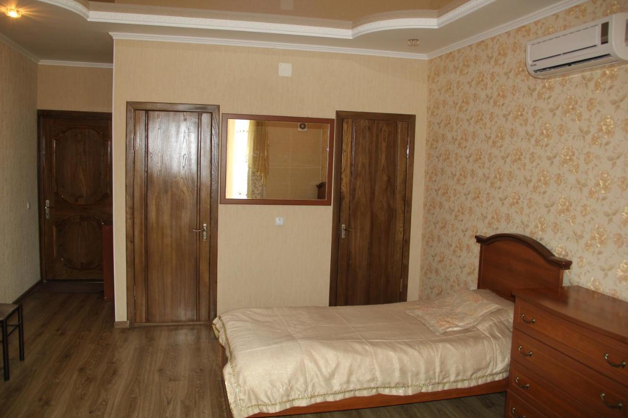 Kristall Hotel Bosteri Luaran gambar