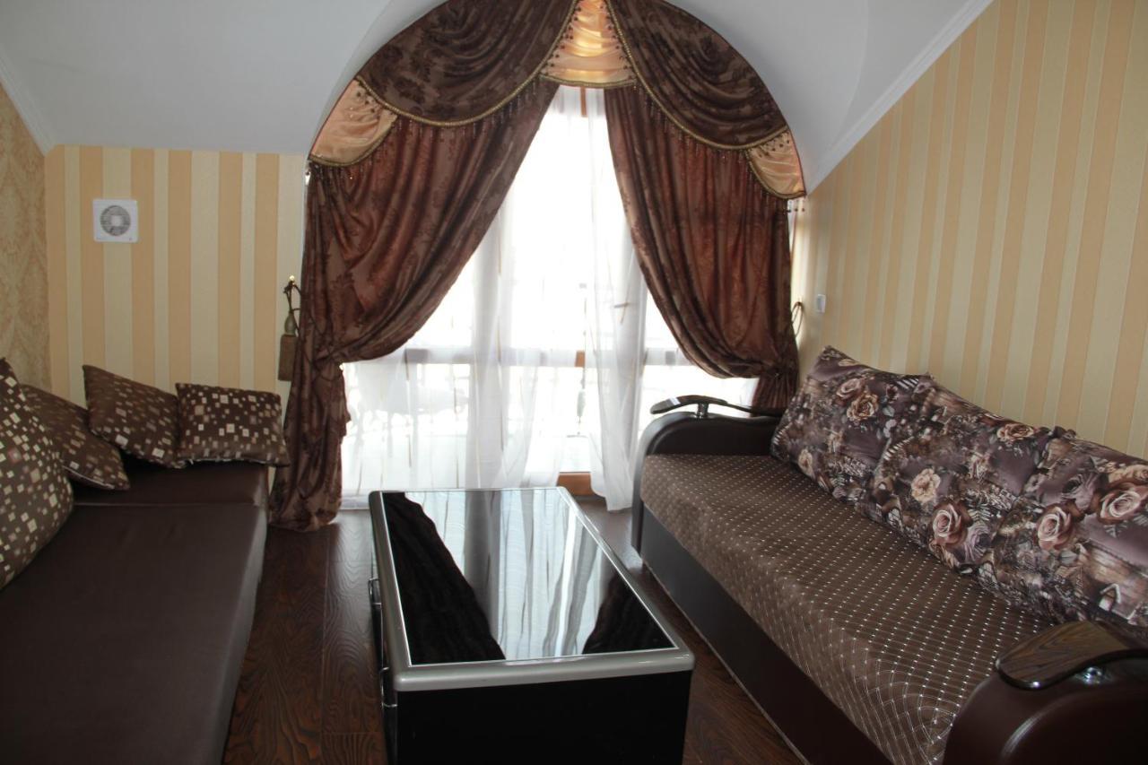Kristall Hotel Bosteri Luaran gambar