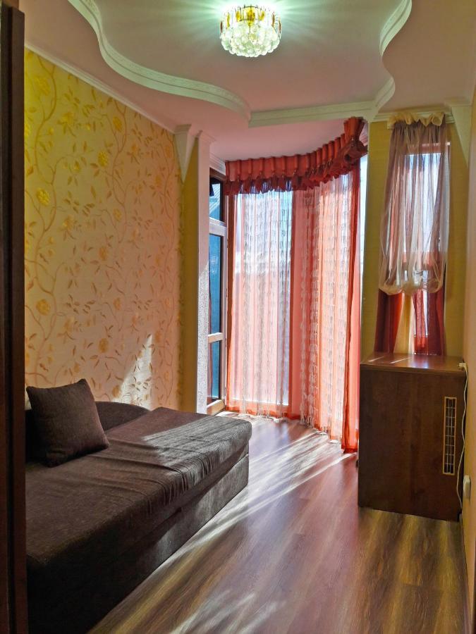 Kristall Hotel Bosteri Luaran gambar