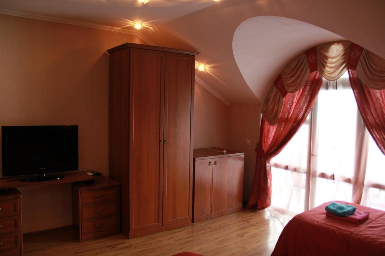 Kristall Hotel Bosteri Luaran gambar