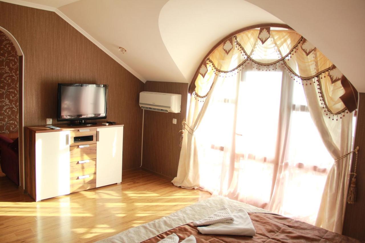 Kristall Hotel Bosteri Luaran gambar