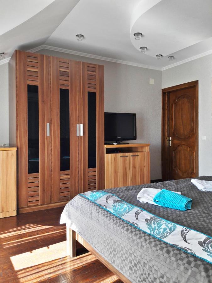 Kristall Hotel Bosteri Luaran gambar