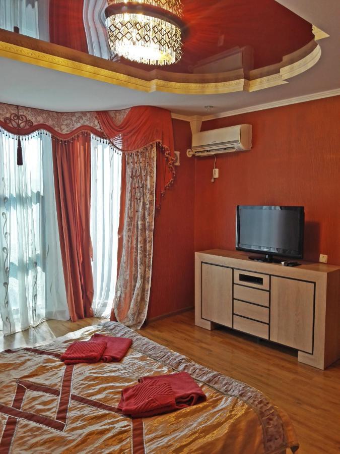 Kristall Hotel Bosteri Luaran gambar